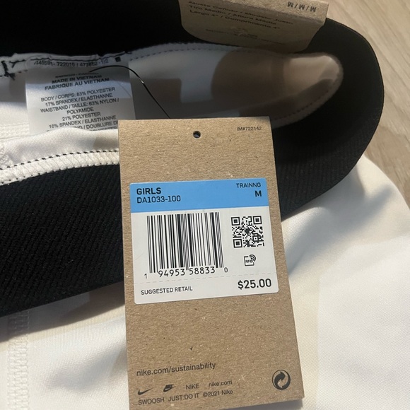 Nike Girls White Training Shorts - Picture 2 of 2